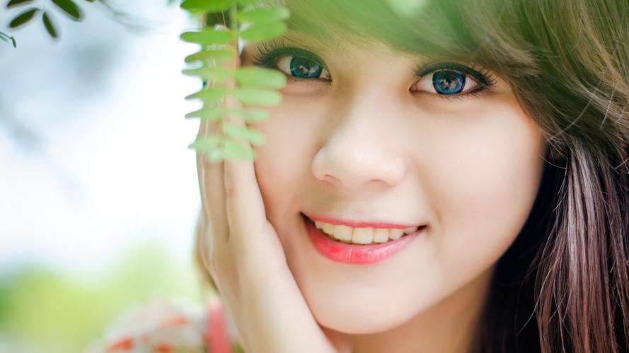 周剑大使接受斐济《今日》杂志书面专访